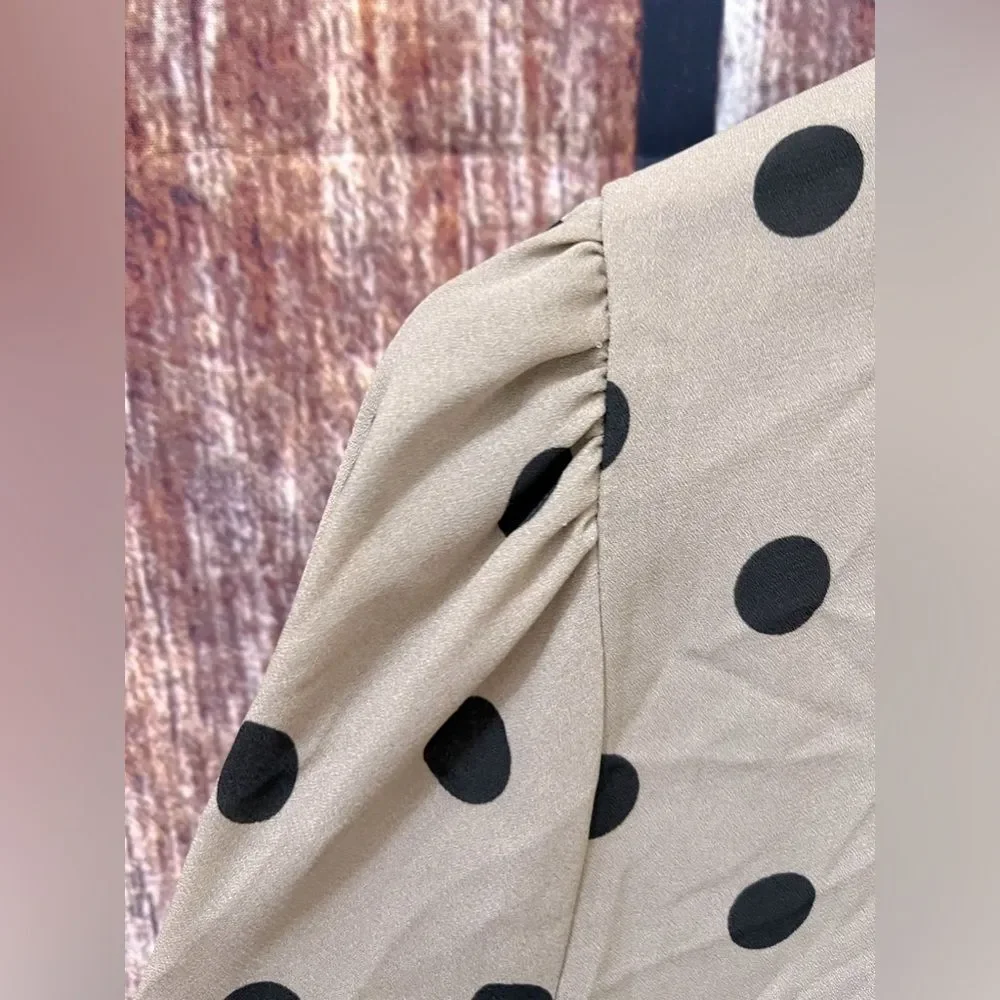 Cure Polka-Dotted Long Sleeve Blouse - Picture 4 of 7